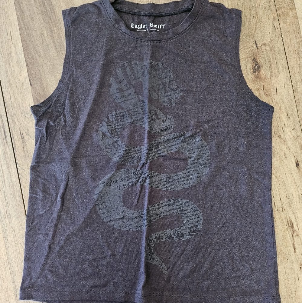 Taylor Swift Black Sleeveless Top
